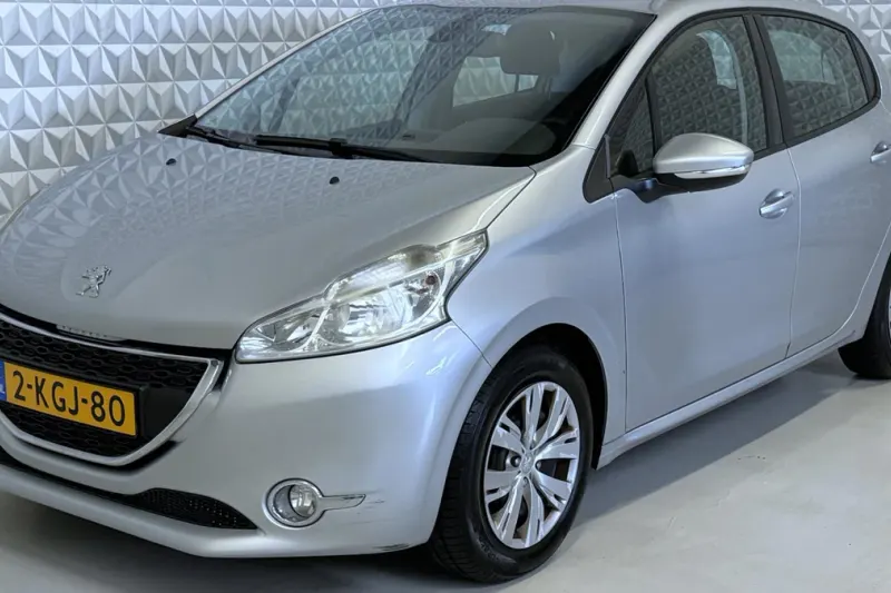 Peugeot 208 (2013)