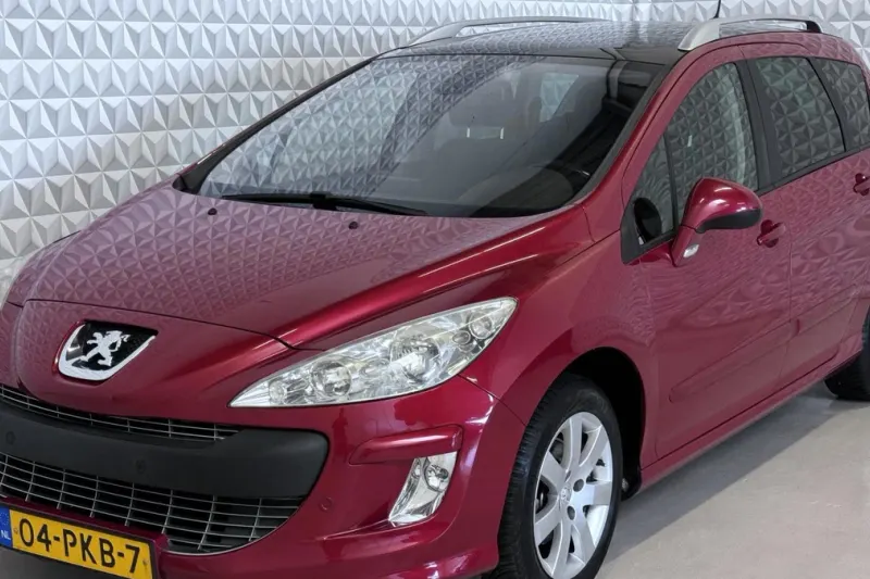 Peugeot 308 (2011)