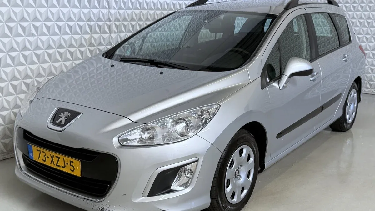 Peugeot 308 (2012) — foto 1