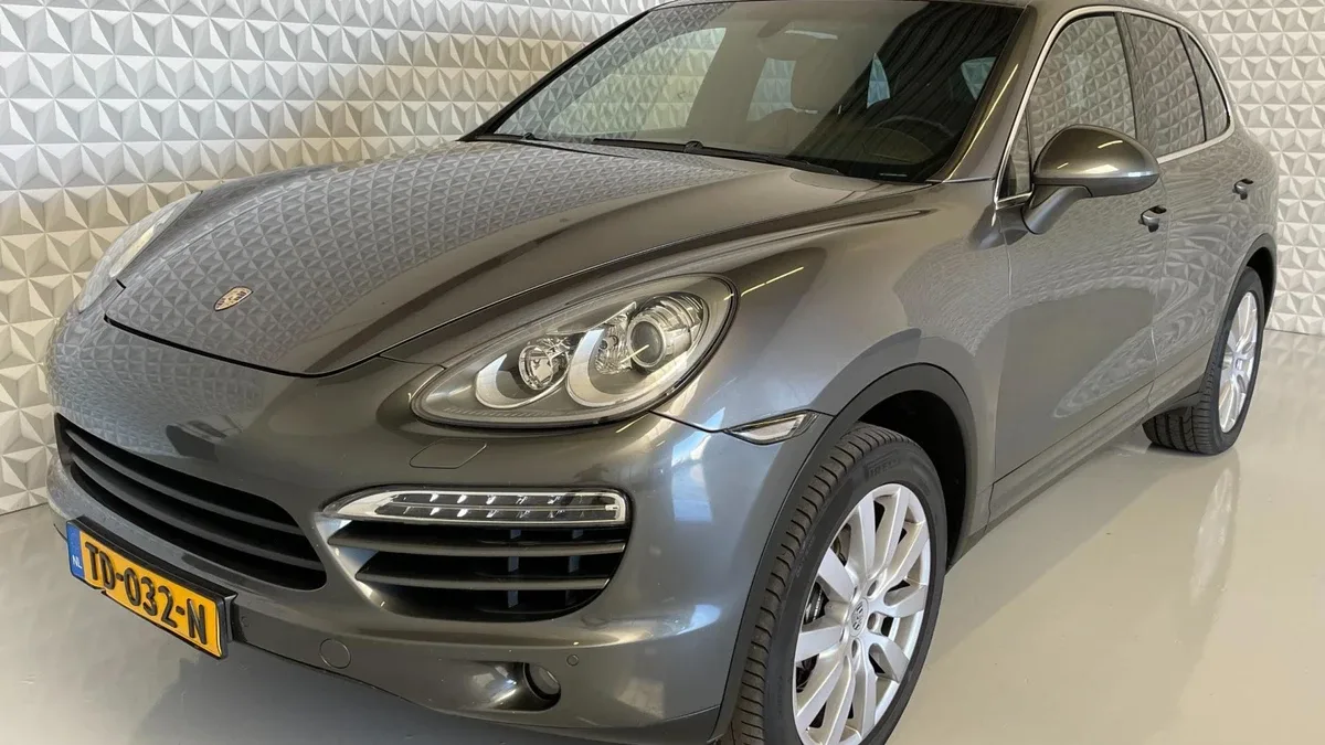 Porsche Cayenne (2011) — foto 1