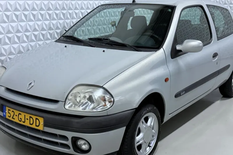 Renault Clio (2000)