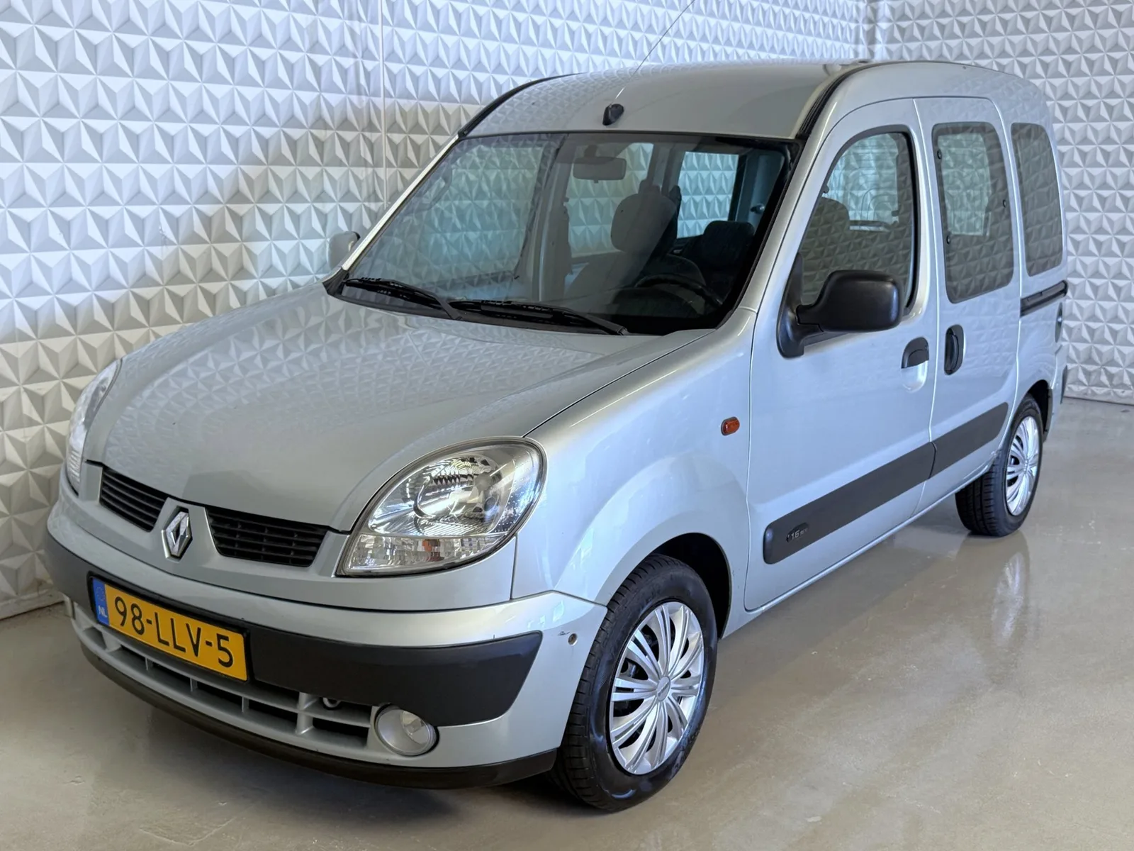 Renault Kangoo (2004) — foto 1