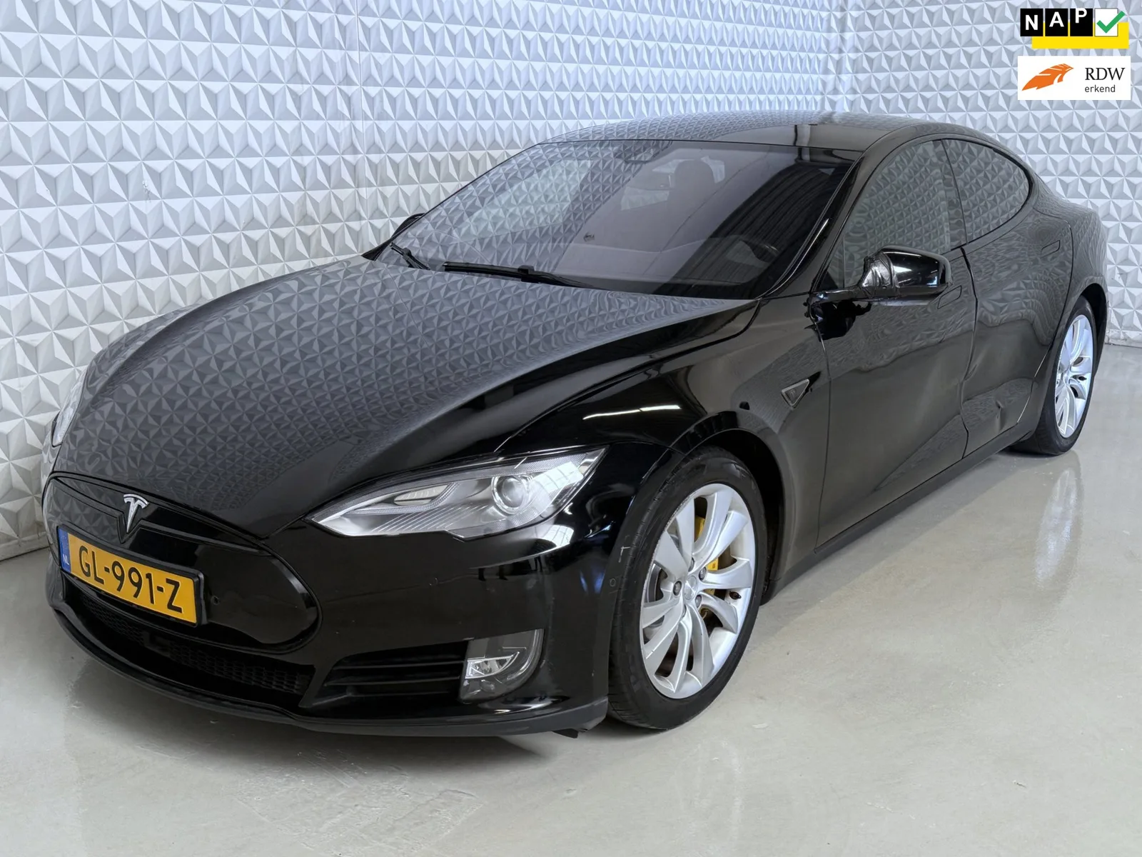 Tesla Model S (2015) — foto 1