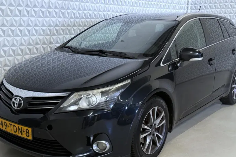 Toyota Avensis (2012)