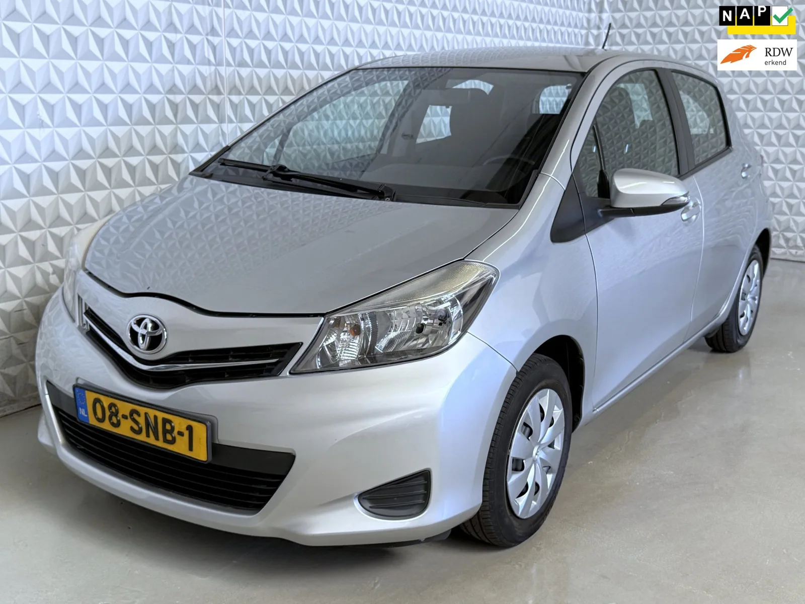 Toyota Yaris (2011) — foto 1
