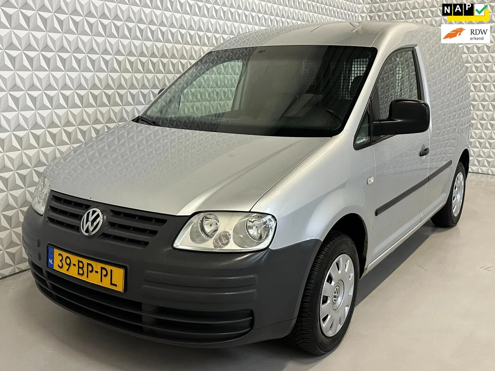 Volkswagen Caddy (2004) — foto 1