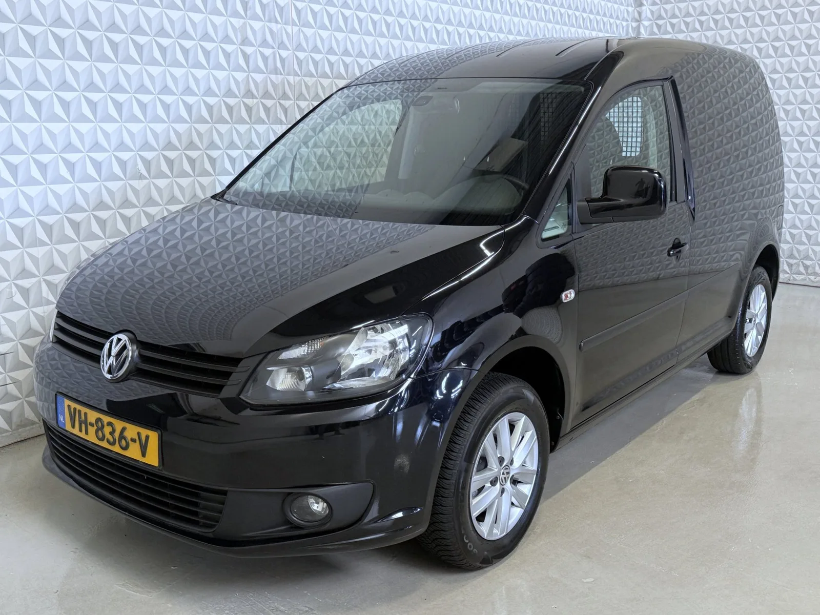 Volkswagen Caddy (2014) — foto 1