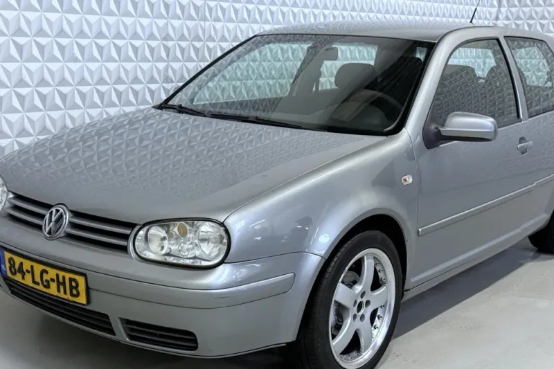 Volkswagen Golf (2003)