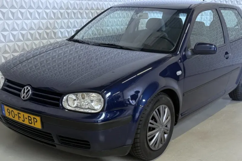 Volkswagen Golf (2000)