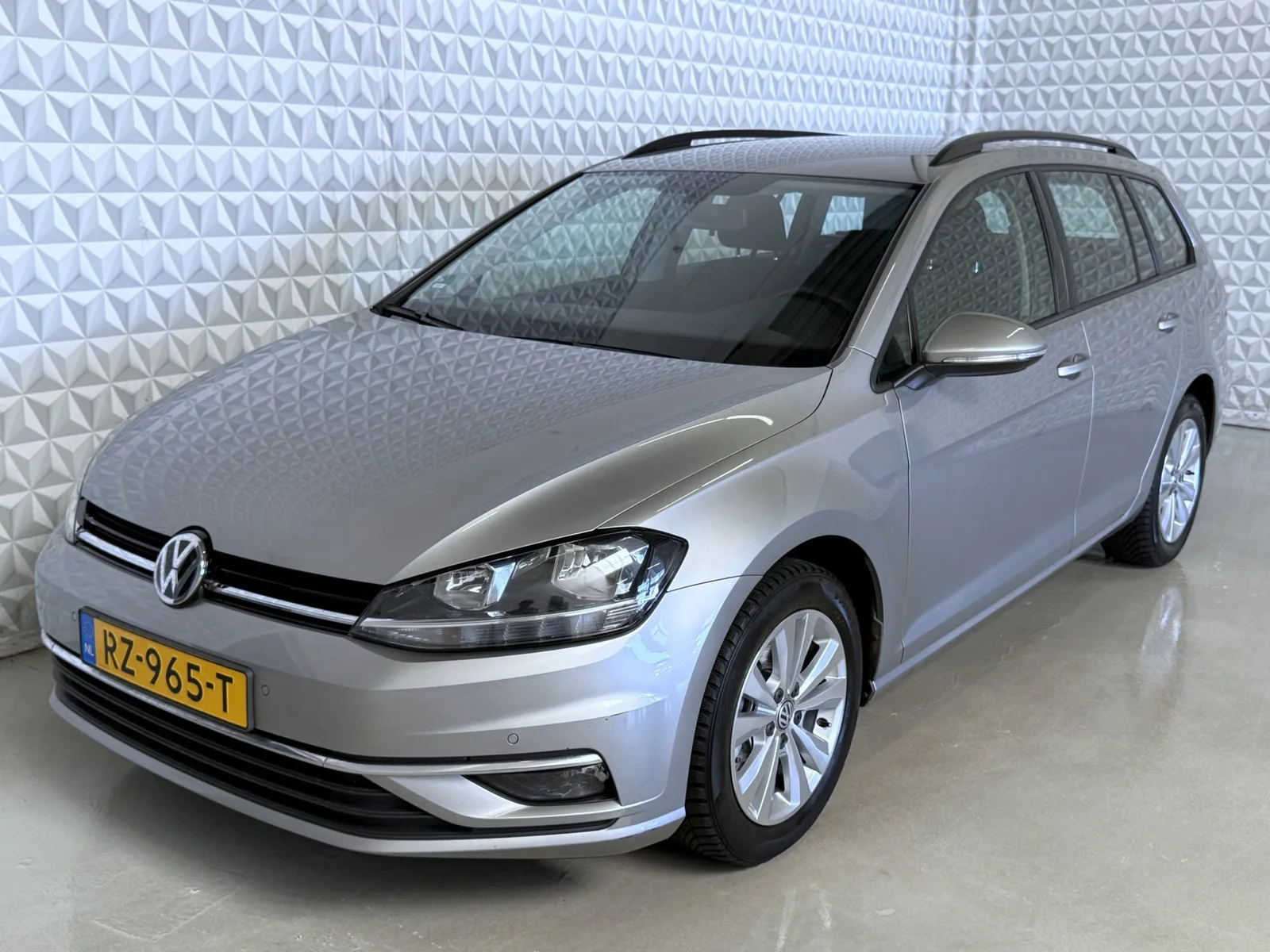 Volkswagen Golf (2018) — foto 1