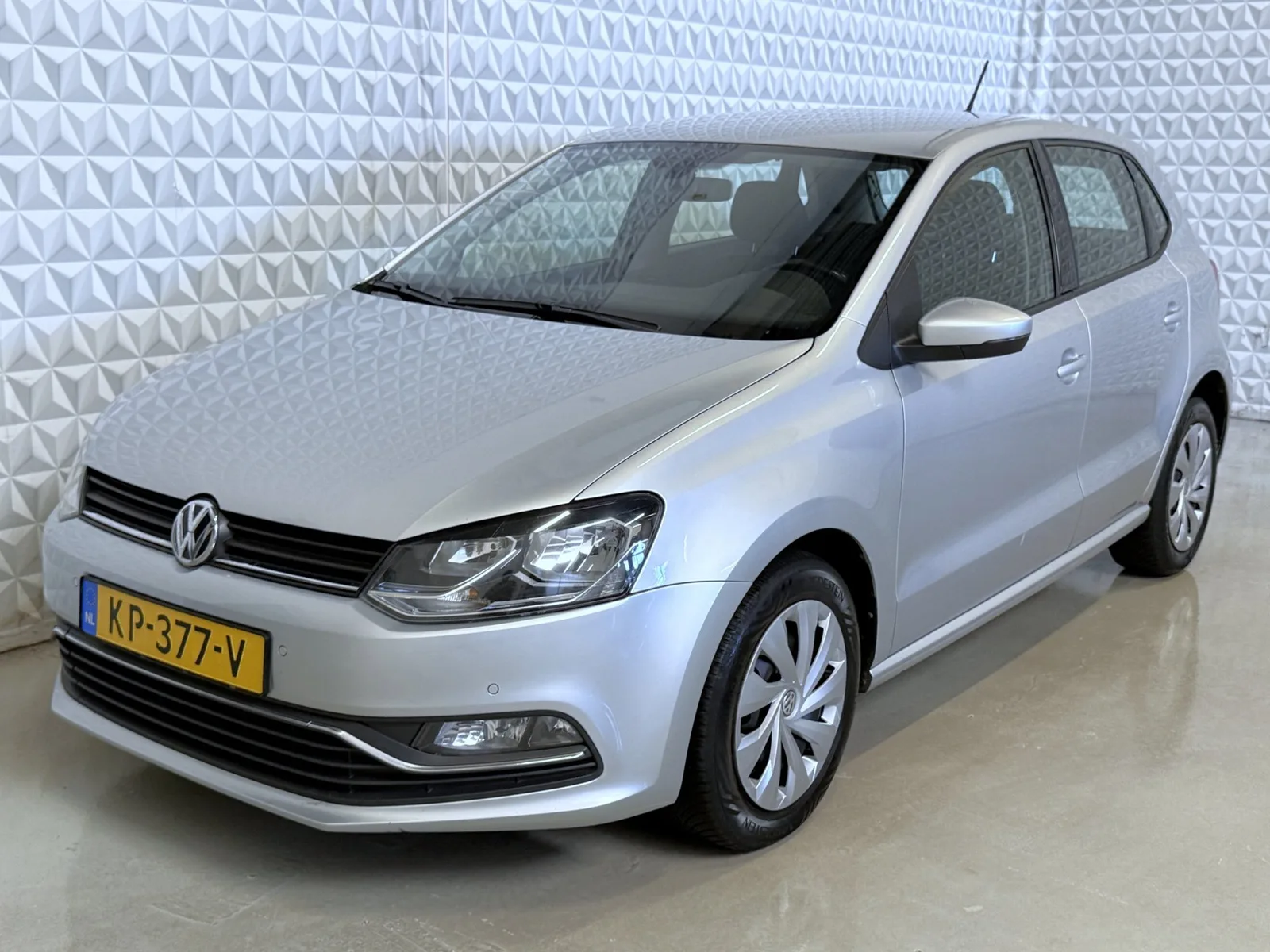 Volkswagen Polo (2016) — foto 1
