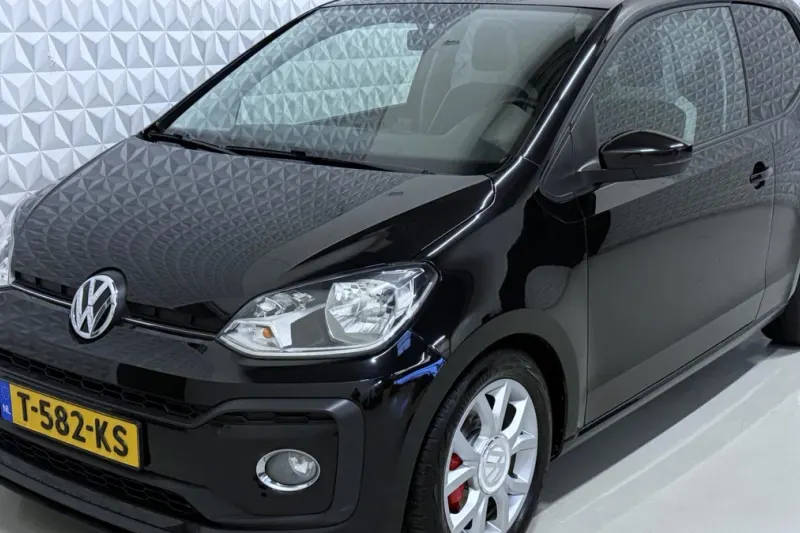 Volkswagen Up! (2016)
