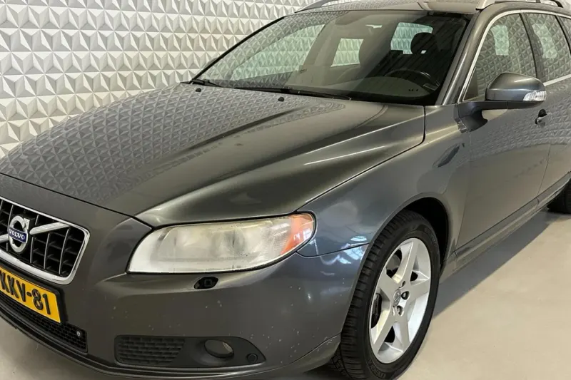 Volvo V70 (2008)