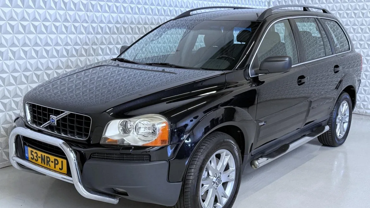 Volvo XC90 (2004) — foto 1