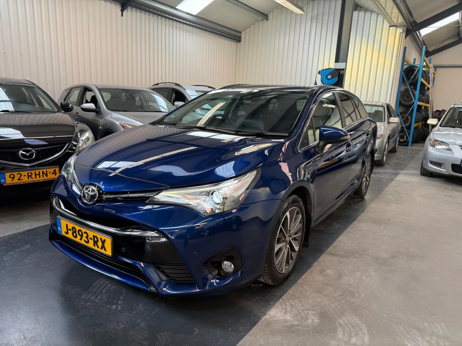 Toyota Avensis (2016) — foto 1