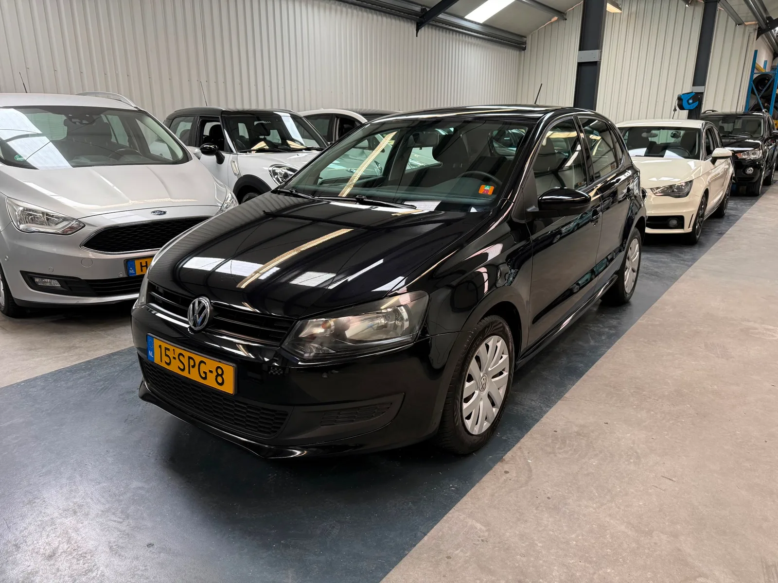 Volkswagen Polo (2011) — foto 1