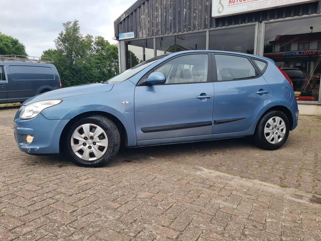 Hyundai i30 (2008) — foto 1
