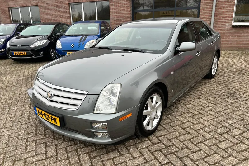 Cadillac STS (2005)