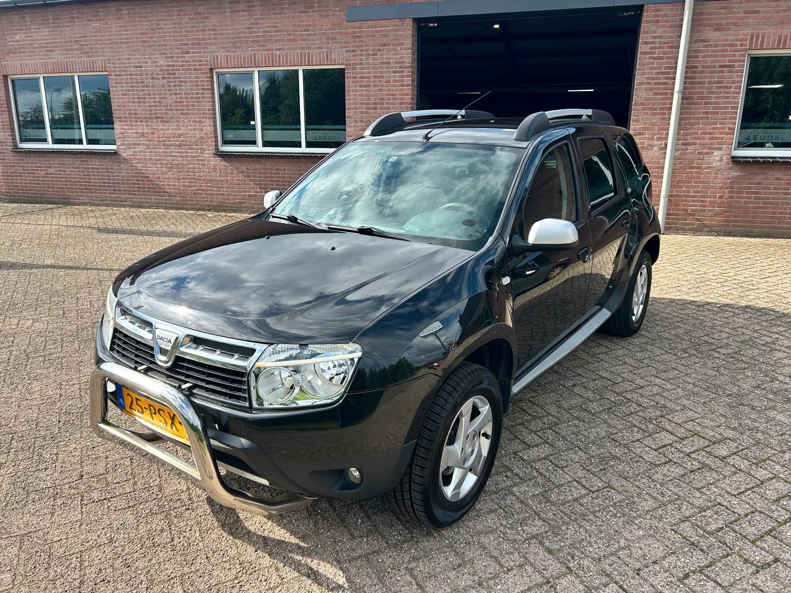 Dacia Duster (2011) — foto 1