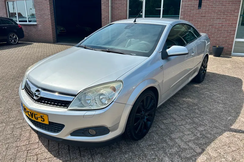 Opel Astra Twin Top (2008)