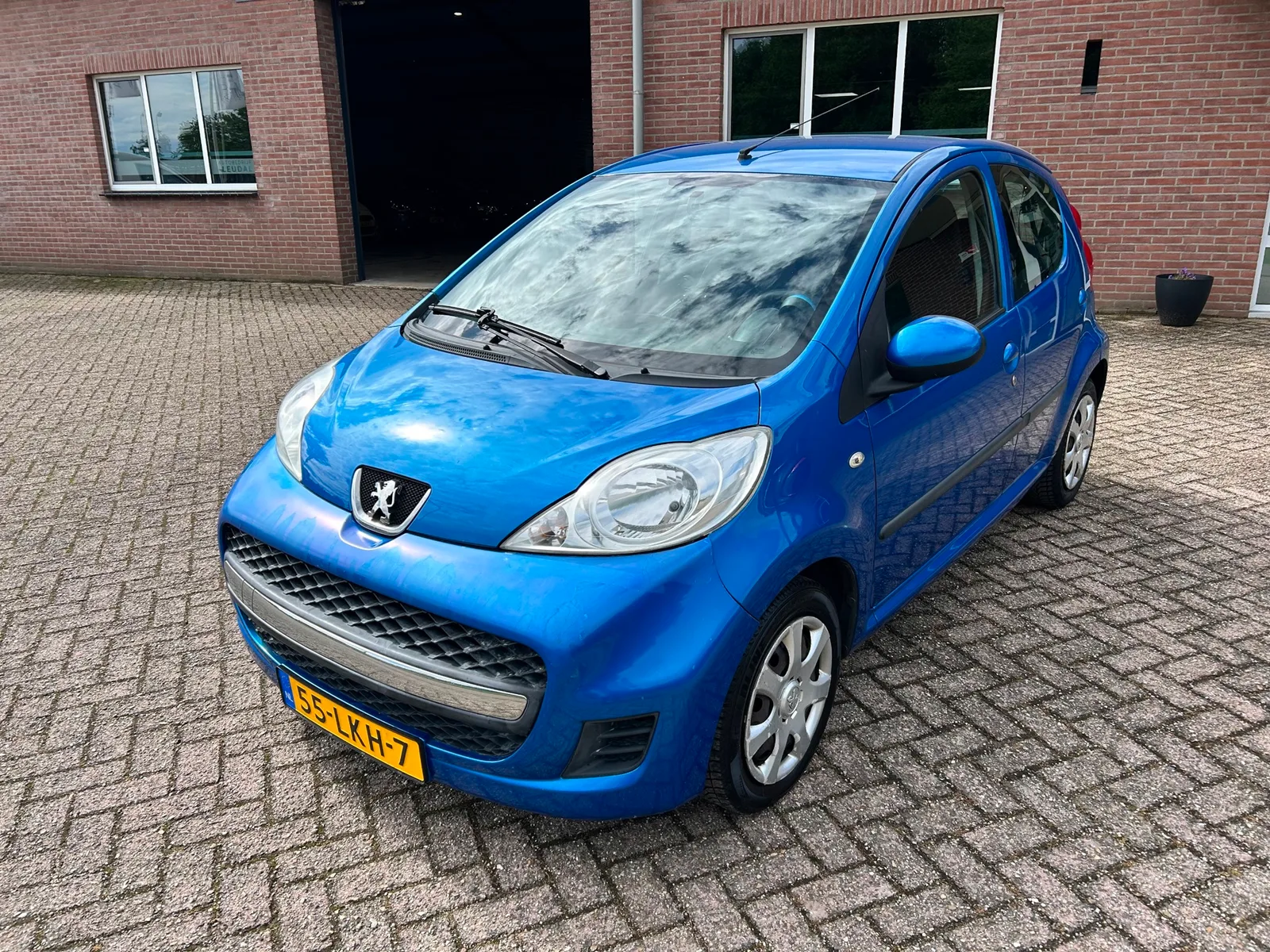 Peugeot 107 (2010) — foto 1