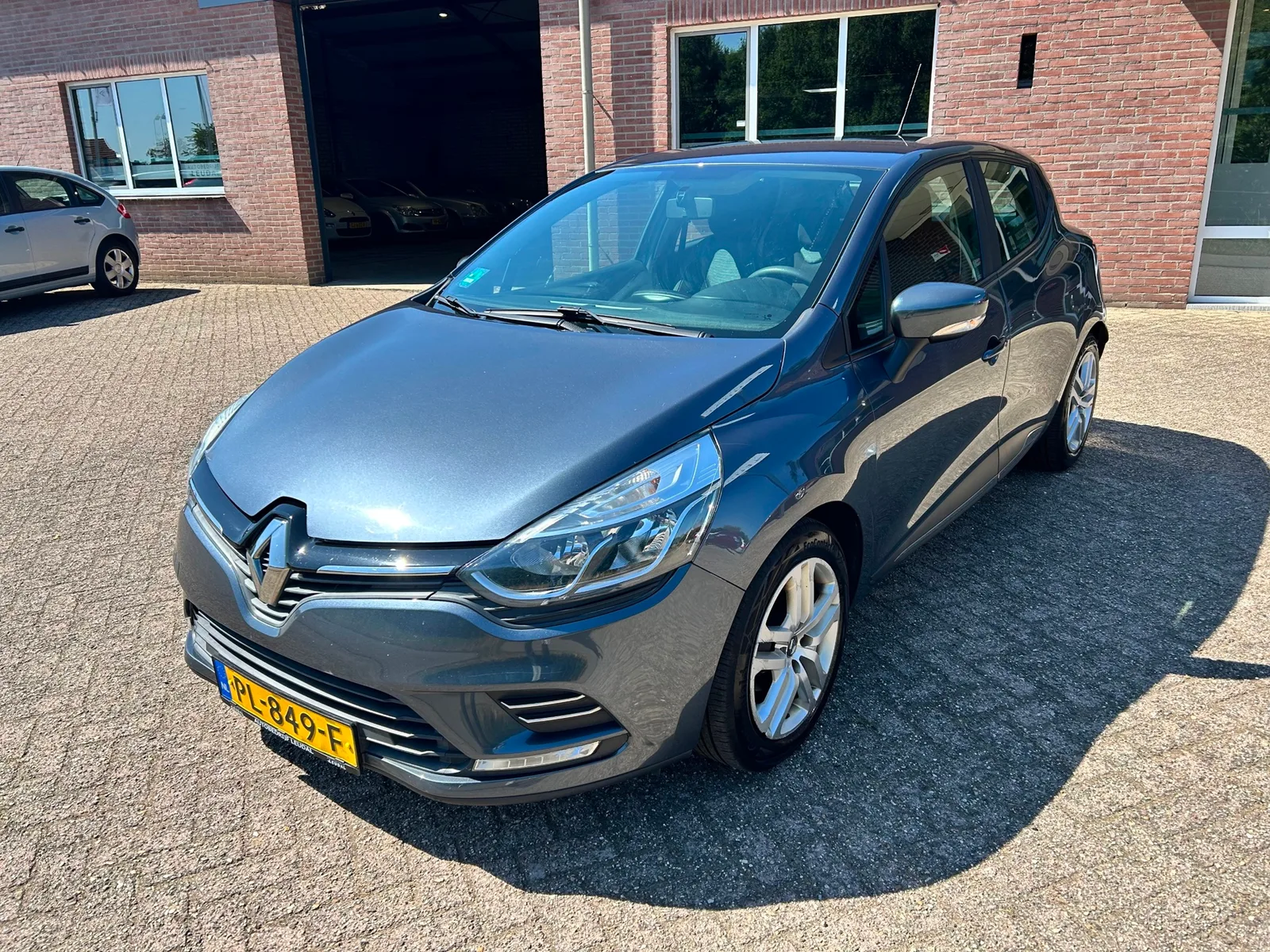 Renault Clio (2016) — foto 1