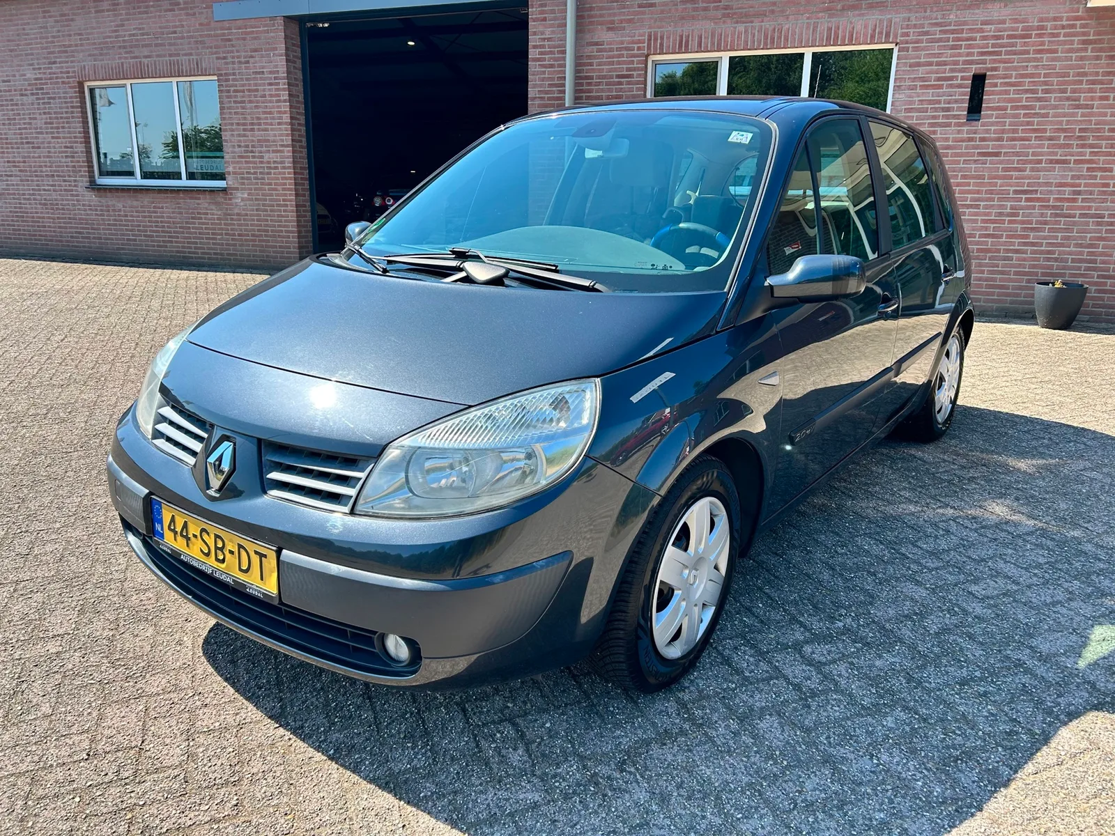 Renault Scénic (2005) — foto 1