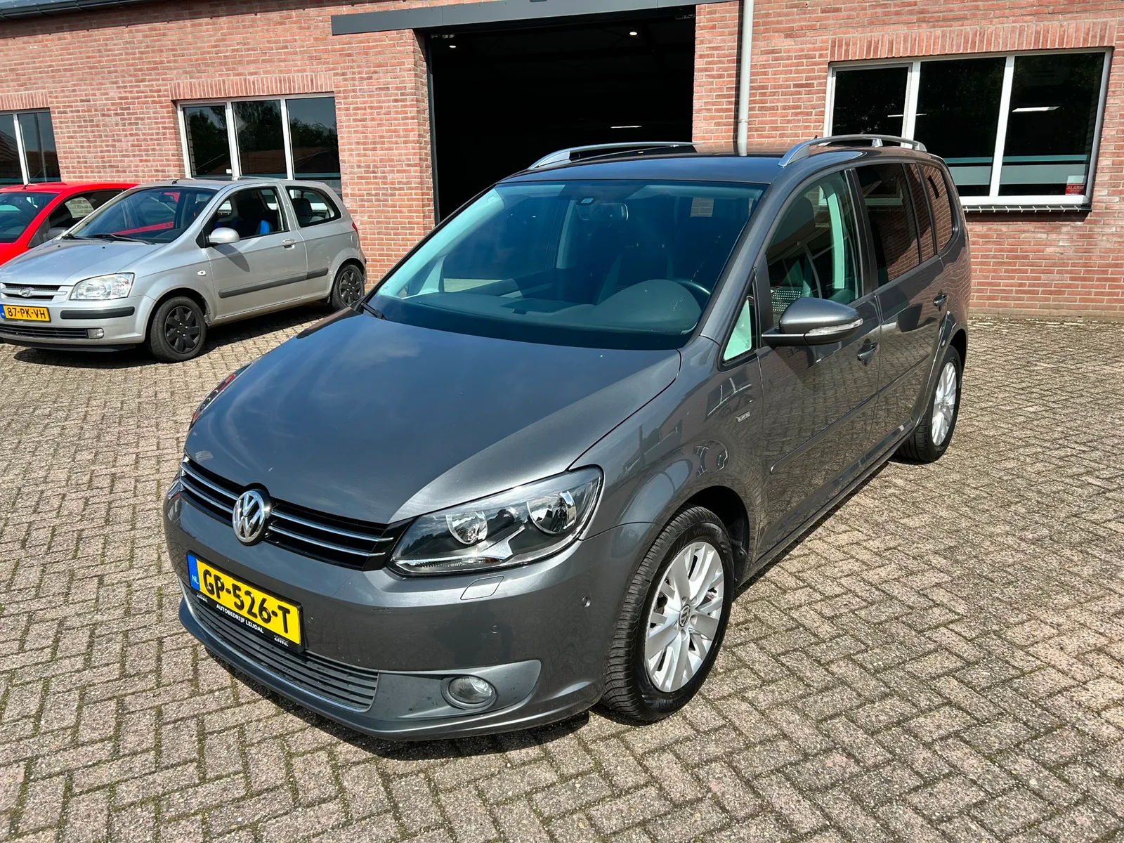 Volkswagen Touran (2014) — foto 1