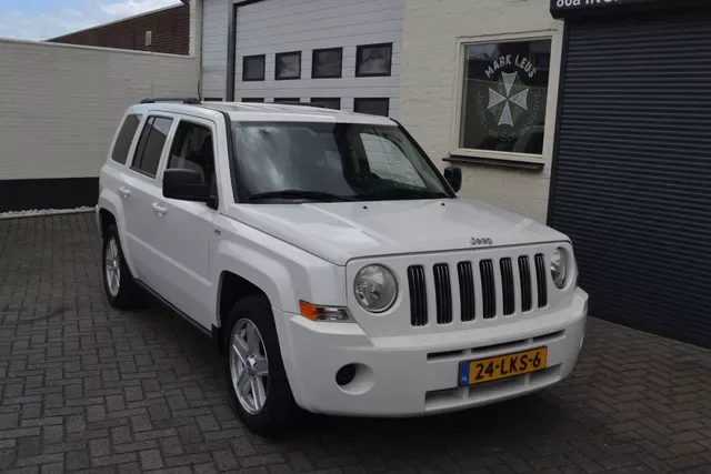 Jeep Patriot (2010) — foto 1
