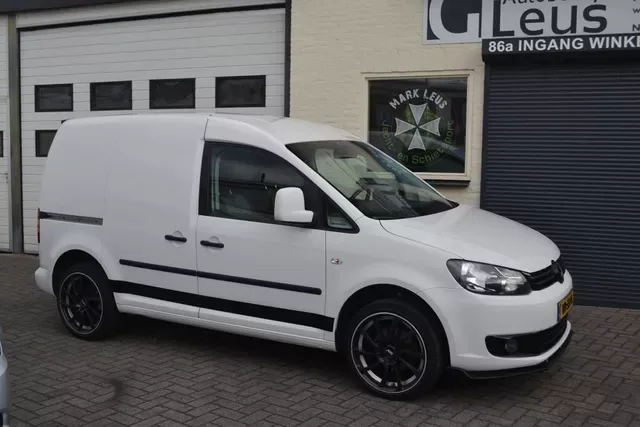 Volkswagen Caddy (2013) — foto 1