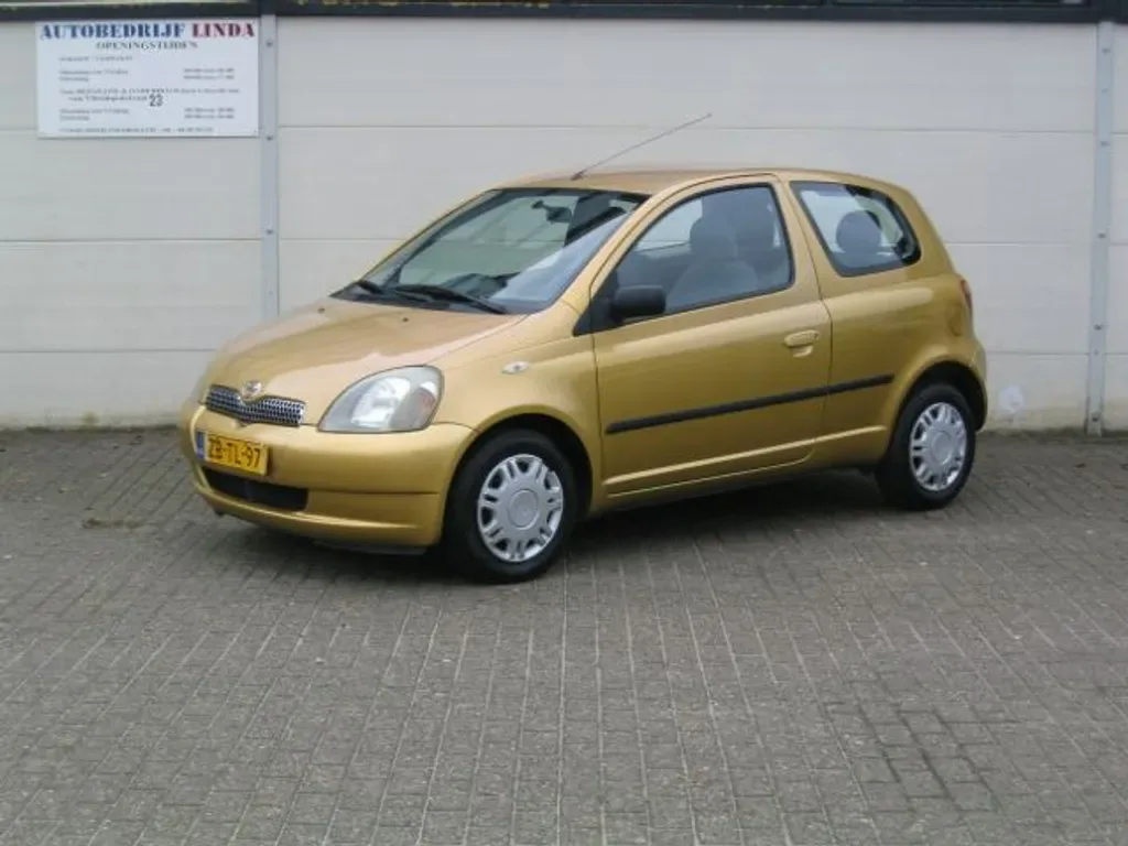 Toyota Yaris (1999) — foto 1