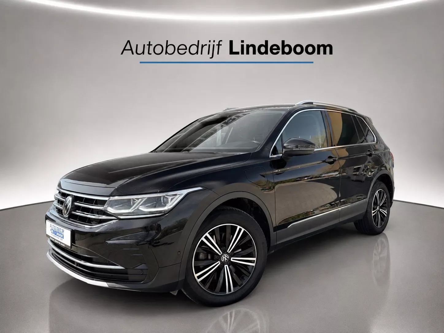 Volkswagen Tiguan (2022) — foto 1