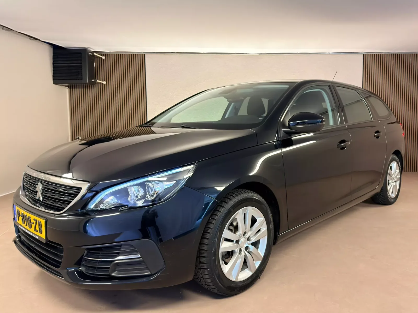 Peugeot 308 (2020) — foto 1
