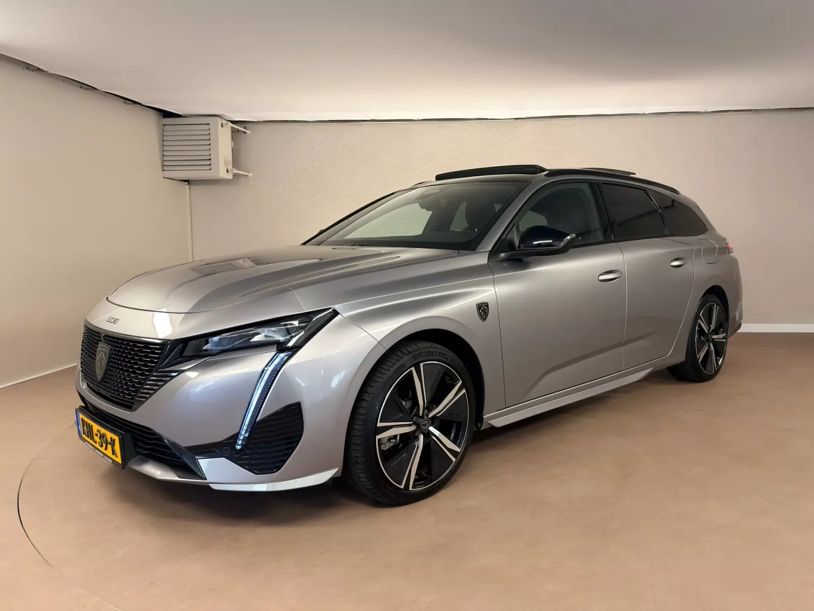 Peugeot 308 (2023) — foto 1