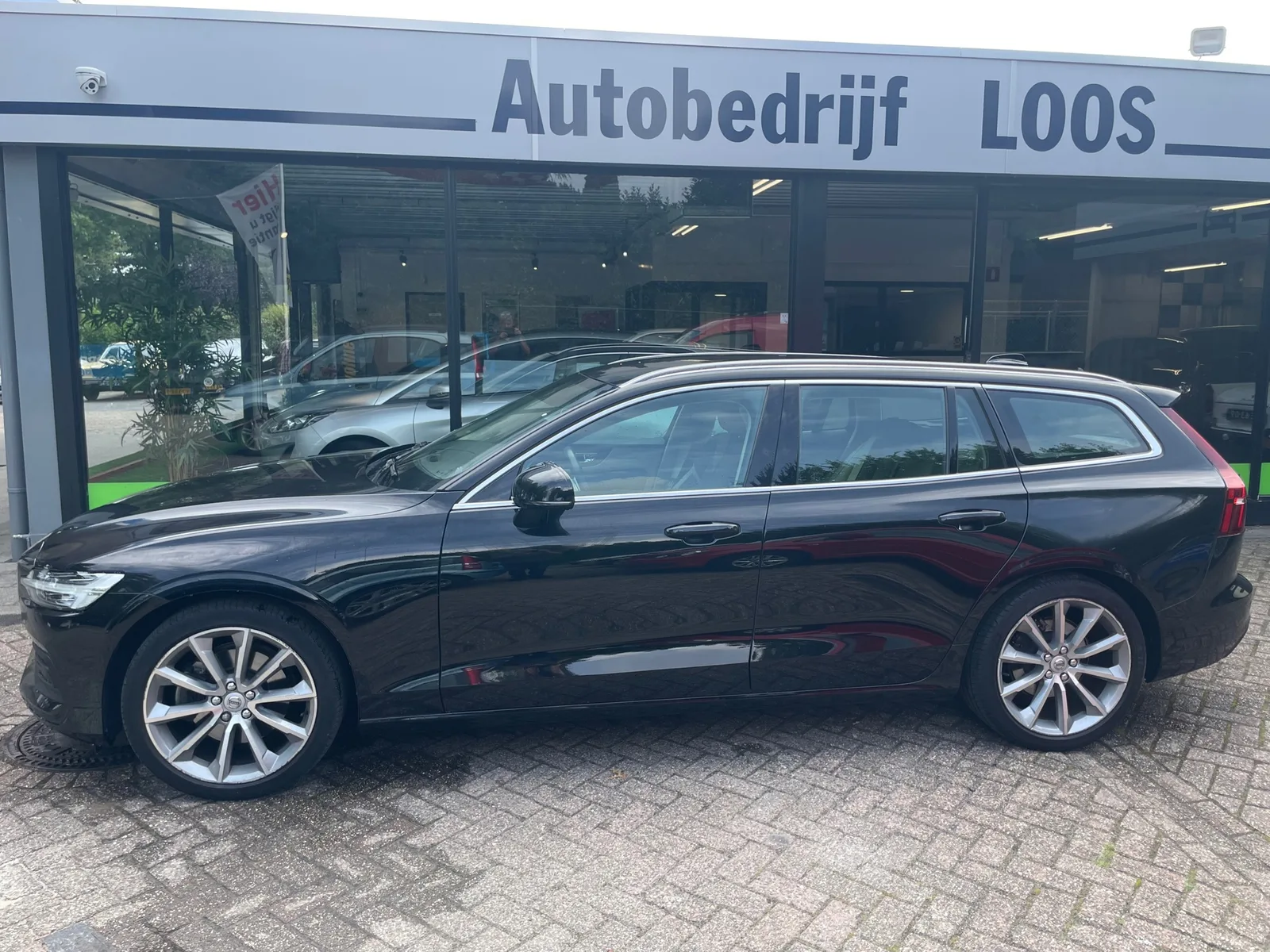 Volvo V60 (2019) — foto 1