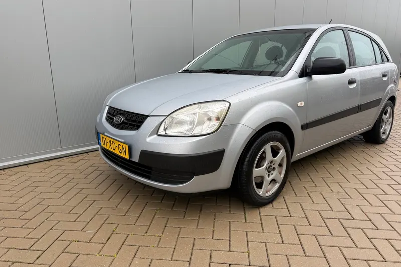Kia Rio (2007)