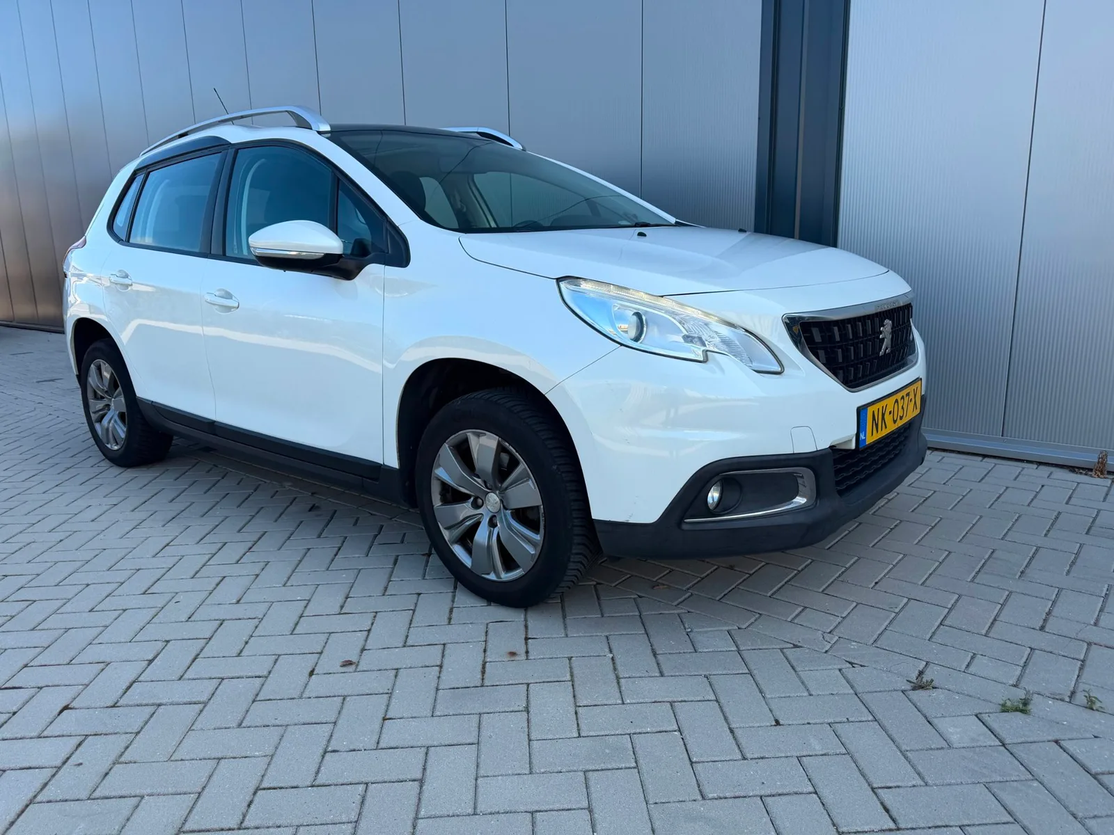 Peugeot 2008 (2017) — foto 1