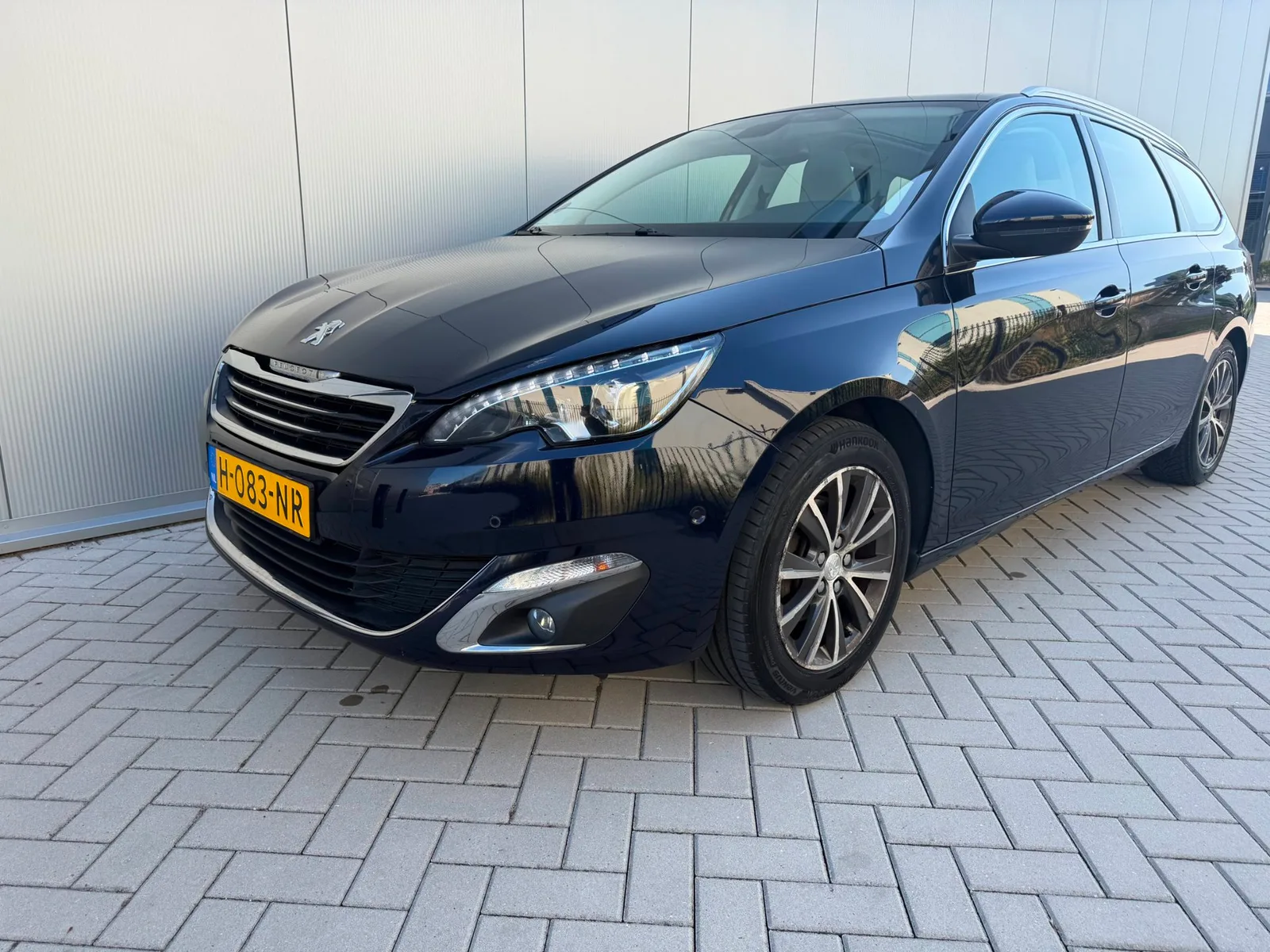 Peugeot 308 (2015) — foto 1