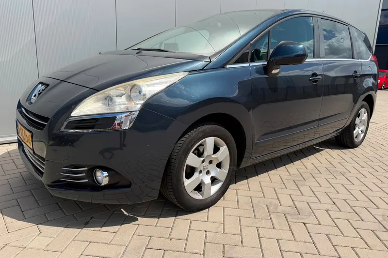 Peugeot 5008 (2013)