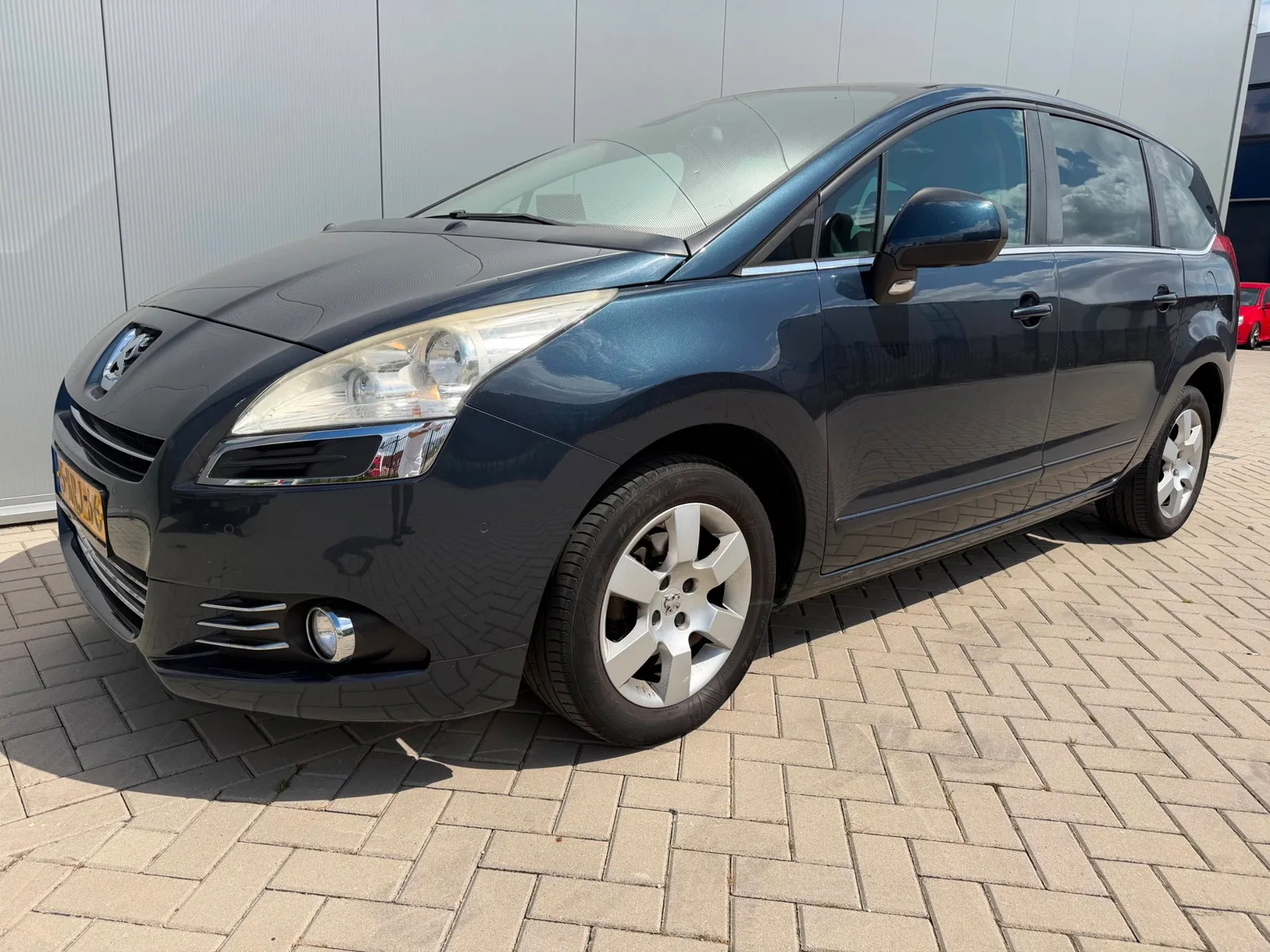 Peugeot 5008 (2013) — foto 1