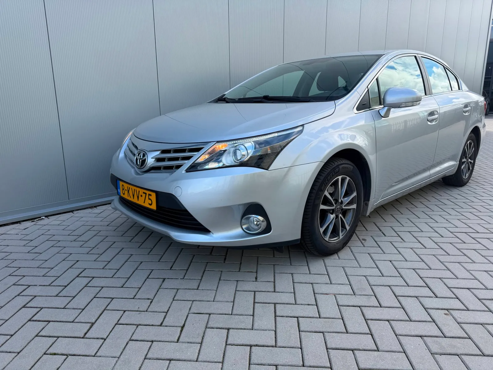 Toyota Avensis (2013) — foto 1