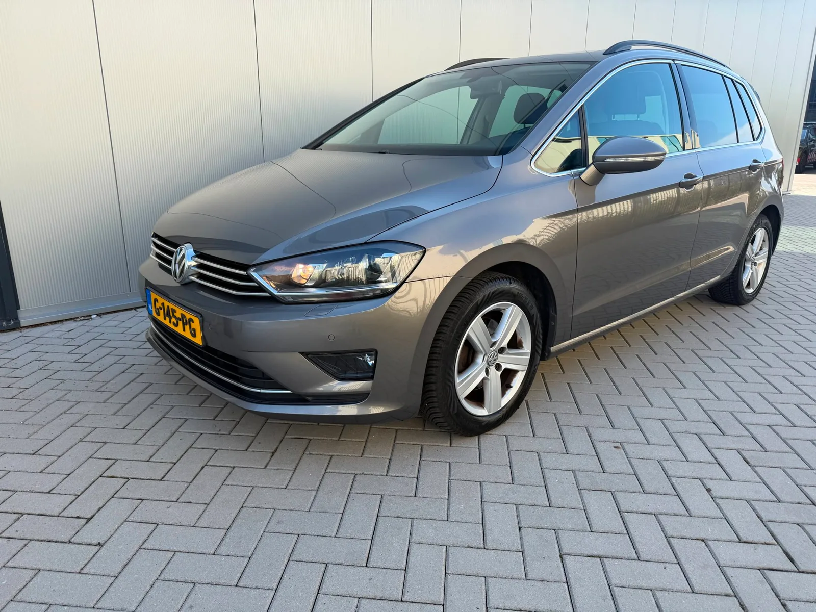 Volkswagen Golf Sportsvan (2015) — foto 1