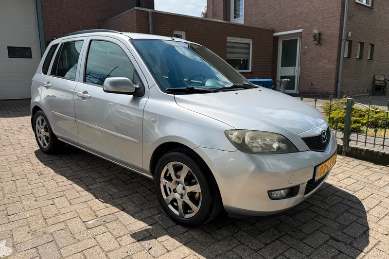 Mazda 2 (2003)