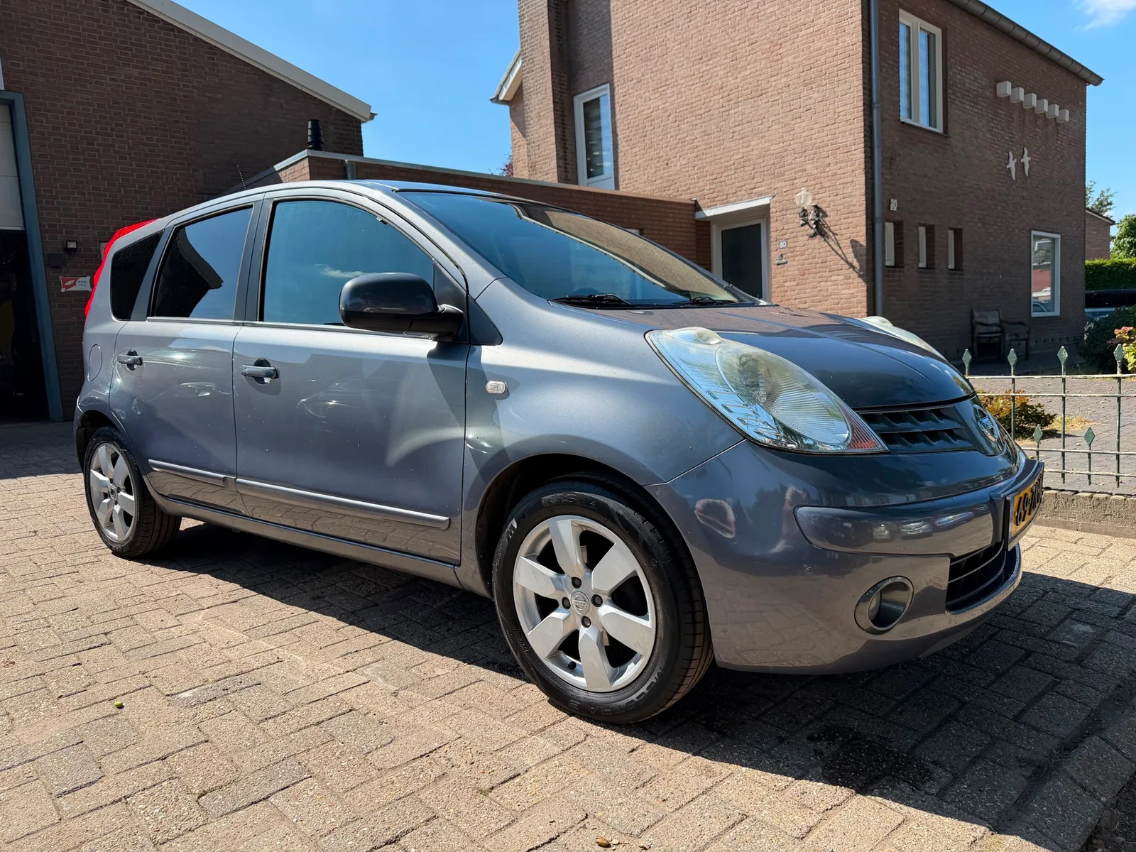 Nissan Note (2008) — foto 1