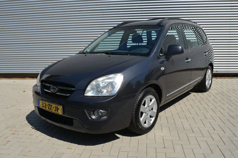Kia Carens (2008)