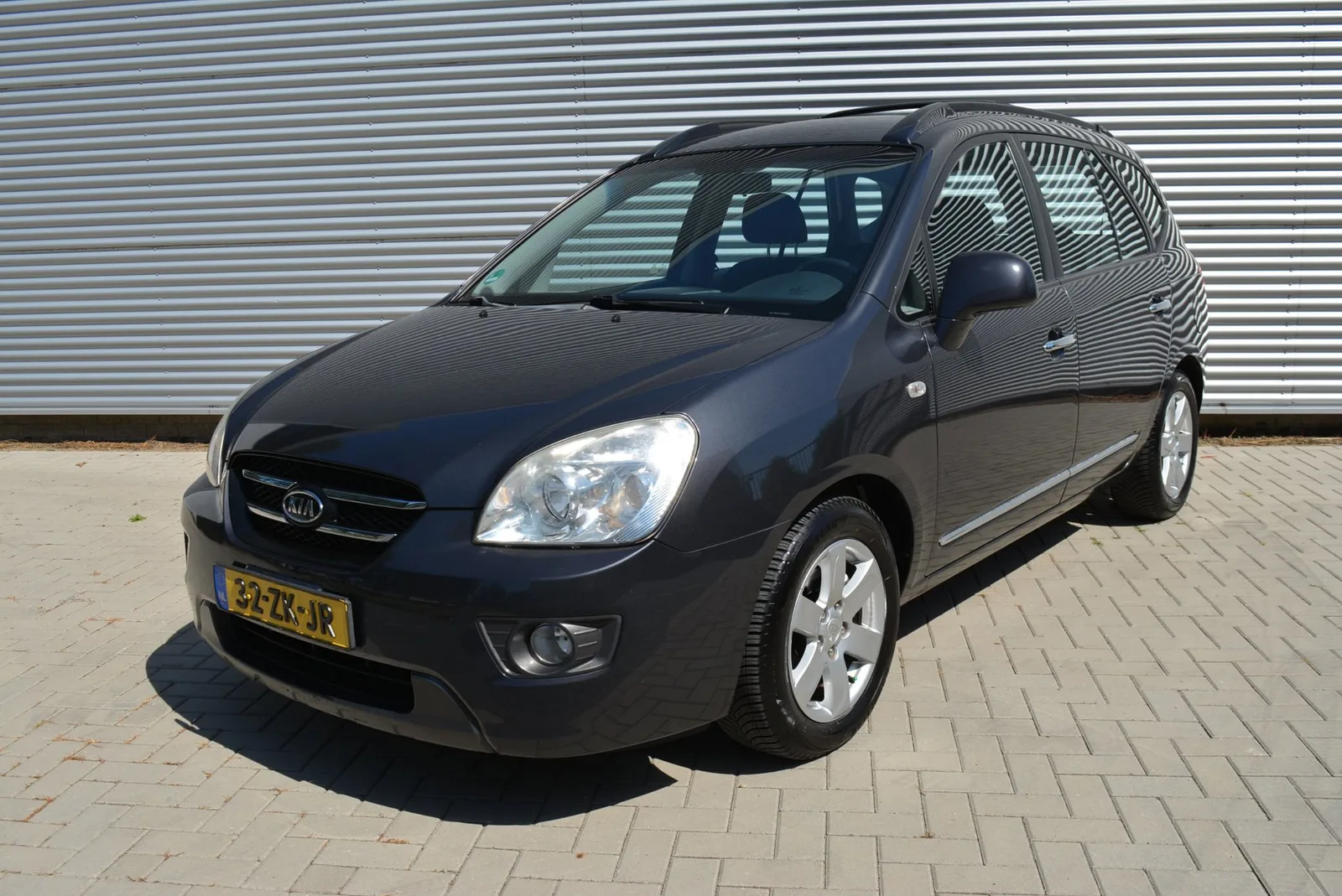 Kia Carens (2008) — foto 1