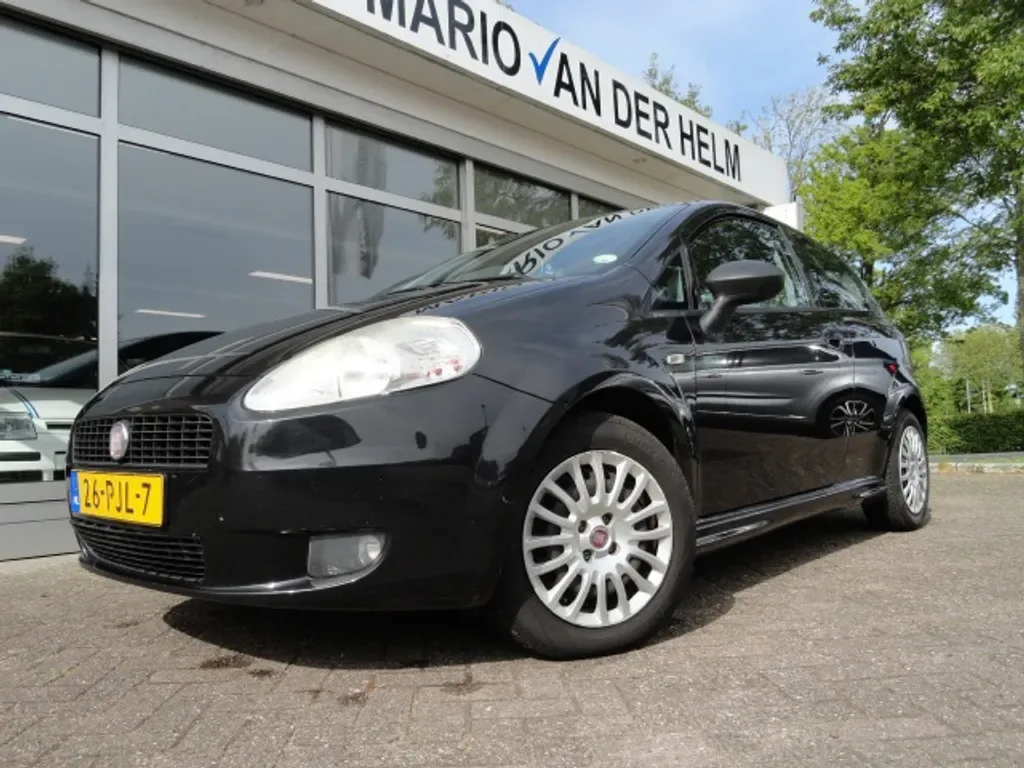 Fiat Grande Punto (2011) — foto 1