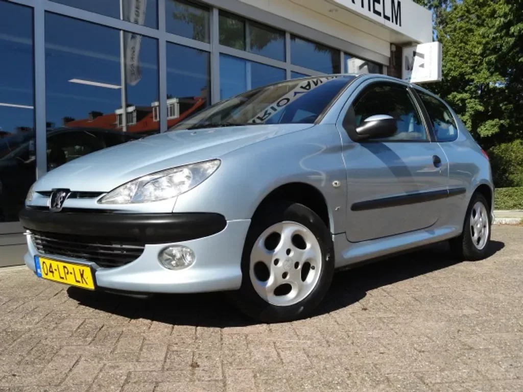 Peugeot 206 (2003) — foto 1