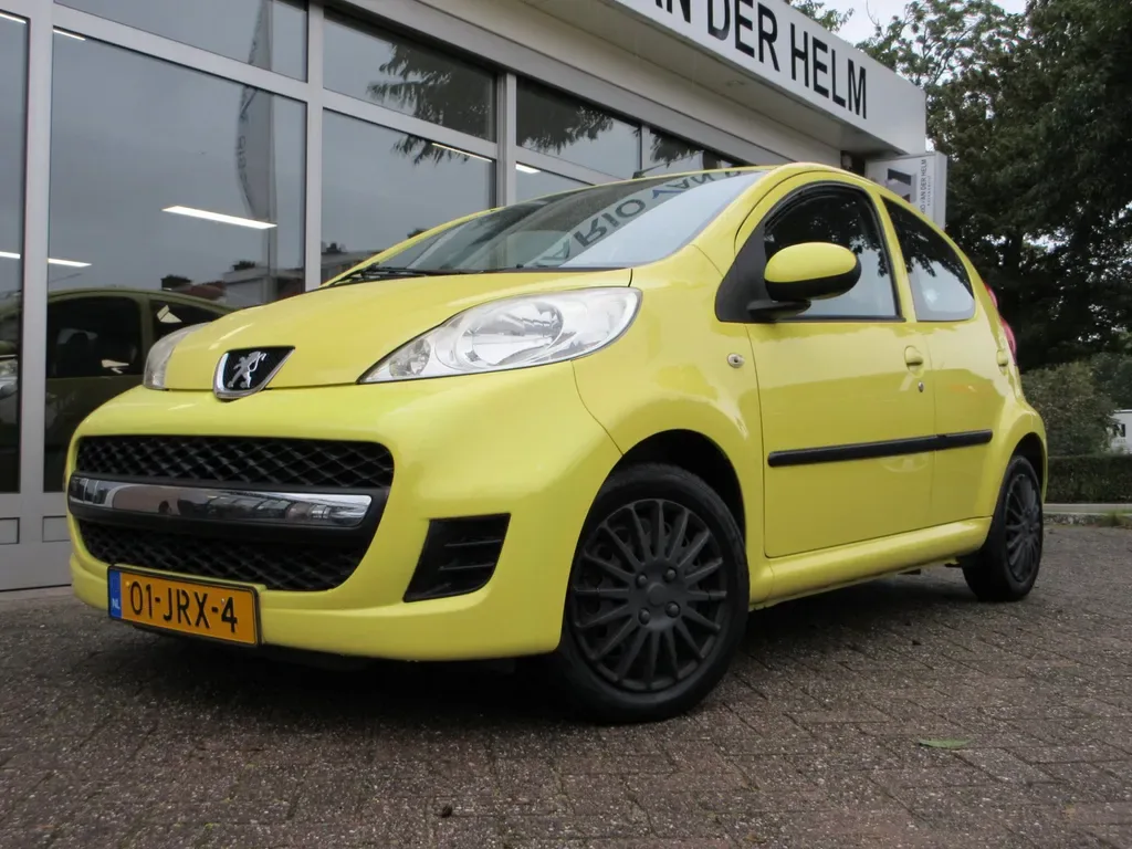 Peugeot 107 (2009) — foto 1