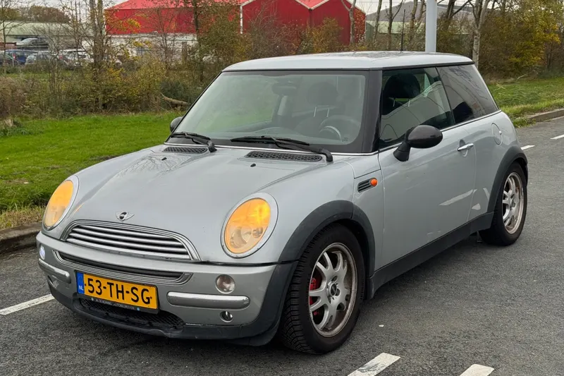 MINI One (2003)
